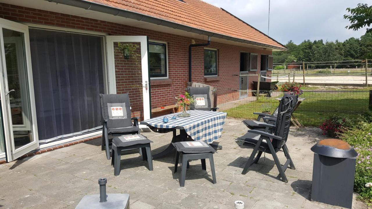 Vakantiehuis "Aan De Zandweg" Roderesch Exterior foto