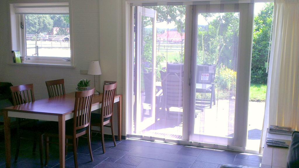 Vakantiehuis "Aan De Zandweg" Roderesch Habitación foto