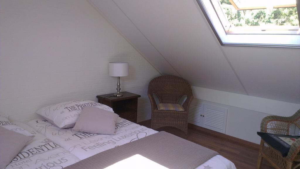 Vakantiehuis "Aan De Zandweg" Roderesch Habitación foto
